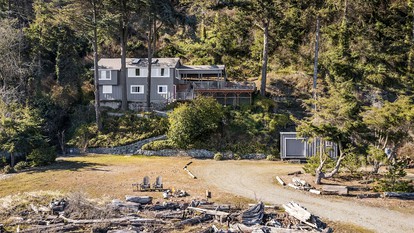 Glorious Whidbey Island Accommodation on Double Bluff Beach - Freeland, Washington - glamping.directory