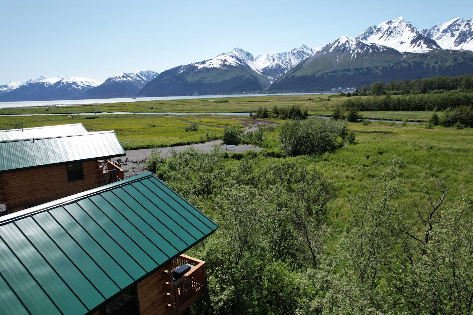 Scenic Camping, Cabins, Fishing - Seward, Alaska - glamping.directory