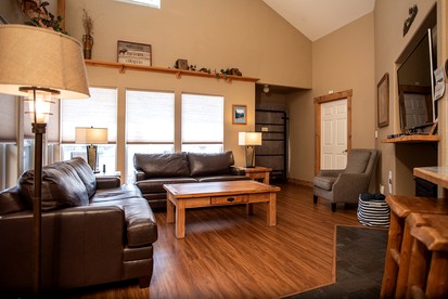 Beautiful Secluded Cabin with a Hot Tub near Monarch Mountain in Colorado - Salida, Colorado - glamping.directory
