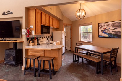 Beautiful Secluded Cabin with a Hot Tub near Monarch Mountain in Colorado - Salida, Colorado - glamping.directory