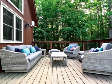 Impressive Cabin with Hot-Tub and Fire Pit Space in New Hampshire - Intervale, New Hampshire - glamping.directory