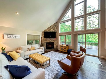 Impressive Cabin with Hot-Tub and Fire Pit Space in New Hampshire - Intervale, New Hampshire - glamping.directory