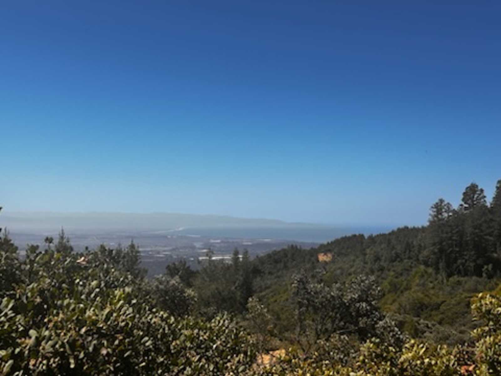 Santa Cruz Mountains with ocean 👁 - glamping.directory