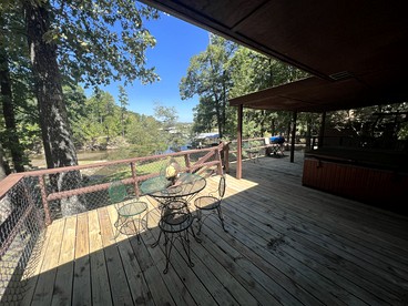 Charming Historic Cabin for Group Getaway with Hot Tub and Resort Amenities on Lake Ouachita, Arkansas - Mount Ida, Arkansas - glamping.directory