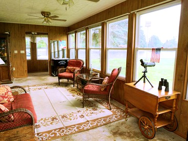 Spacious Family Cabin on Stunning Wixom Lake near Midland, Michigan - Hope, Michigan - glamping.directory