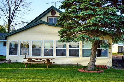 Spacious Family Cabin on Stunning Wixom Lake near Midland, Michigan - glamping.directory
