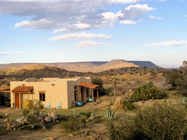 Unique Desert Rental near Secluded Wildlife Sanctuary in Joshua Tree, California - Pioneertown, California - glamping.directory