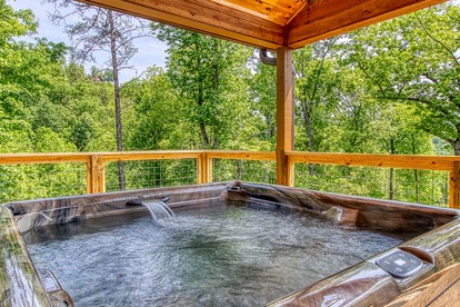 Secluded Rustic Cottage in Gatlinburg, Tennesee - Ideal Spot for a Family Vacation in the Great Smoky Mountains National Park - Gatlinburg, Tennessee - glamping.directory
