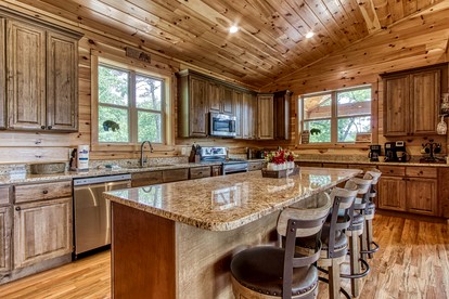 Secluded Rustic Cottage in Gatlinburg, Tennesee - Ideal Spot for a Family Vacation in the Great Smoky Mountains National Park - Gatlinburg, Tennessee - glamping.directory