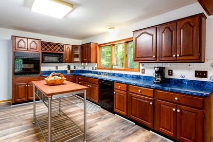 Spacious Cabin Retreat with Hot Tub, Fire Pit, Large Deck and Access to Community Pool and Other Amenities at this Berekely Springs, WV Getaway - Berkeley Springs , West Virginia - glamping.directory