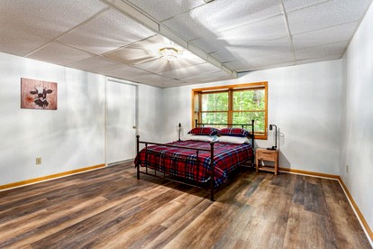 Spacious Cabin Retreat with Hot Tub, Fire Pit, Large Deck and Access to Community Pool and Other Amenities at this Berekely Springs, WV Getaway - Berkeley Springs , West Virginia - glamping.directory