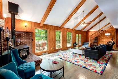 Spacious Cabin Retreat with Hot Tub, Fire Pit, Large Deck and Access to Community Pool and Other Amenities at this Berekely Springs, WV Getaway - Berkeley Springs , West Virginia - glamping.directory