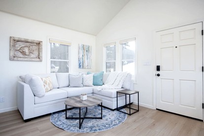 Stylish Beach House near Trails and Family Activities in Half Moon Bay near San Francisco, California - Montara, California - glamping.directory