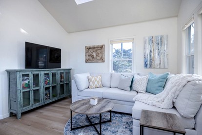Stylish Beach House near Trails and Family Activities in Half Moon Bay near San Francisco, California - Montara, California - glamping.directory