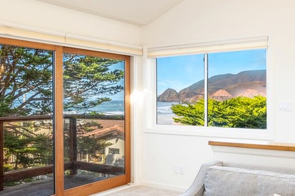 Stylish Beach House near Trails and Family Activities in Half Moon Bay near San Francisco, California - Montara, California - glamping.directory