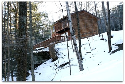 Romantic Cottage Rental with Hot Tub Outside Woodstock, New York - Bearsville, New York - glamping.directory