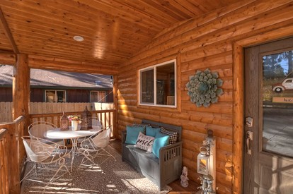 Pet-friendly Cabin with Private Patio Perfect for Hiking Trails in Big Bear City, California - Big Bear, California - glamping.directory