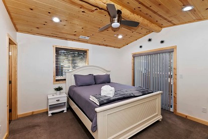 Pet-friendly Cabin with Private Patio Perfect for Hiking Trails in Big Bear City, California - Big Bear, California - glamping.directory