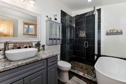 Pet-friendly Cabin with Private Patio Perfect for Hiking Trails in Big Bear City, California - Big Bear, California - glamping.directory