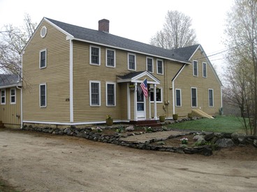Spacious 24-Person Cottage Rental with Game Room near Sebago Lake, Maine - Standish, Maine - glamping.directory