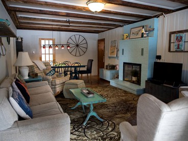 Spacious 24-Person Cottage Rental with Game Room near Sebago Lake, Maine - Standish, Maine - glamping.directory