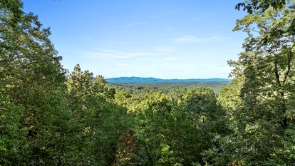 Luxurious Mountain Cabin with Hot Tub & Game Room near Blue Ridge, Georgia - Blue Ridge, Georgia - glamping.directory