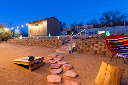 Amazing Cottage with Hot-tub and Games in Joshua Tree, California - Joshua Tree, California - glamping.directory