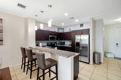 Modern Gated Townhouse with Heated Pool Access Near Beaches – Pompano Beach, Florida - Pompano Beach, Florida - glamping.directory