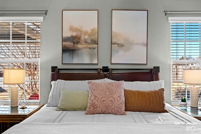 Cozy Retreat w/ Soaker Tub & Family Entertainment Area in Siloam Springs, Arkansas - Van Buren, Arkansas - glamping.directory