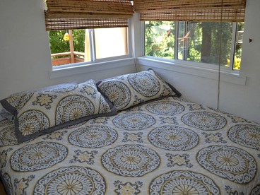 Beautiful Cottage Rental with Private River Beach on the Russian River, California - Forestville, California - glamping.directory