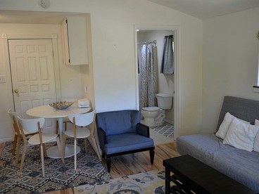 Beautiful Cottage Rental with Private River Beach on the Russian River, California - Forestville, California - glamping.directory