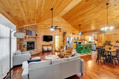 Cozy Cabin with Porch and Game Room in Ellijay, Georgia - Ellijay, Georgia - glamping.directory