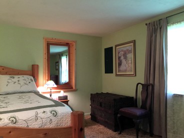 Pet-Friendly Cottage Overlooking a Koi Pond near Mark Twain National Forest, Missouri - Steelville, Missouri - glamping.directory