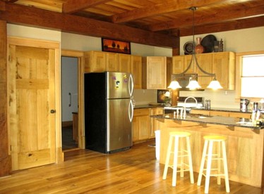 Relaxing Lakeside Cabin Ideal For Family Vacations in Eldon, Missouri - Eldon, Missouri - glamping.directory