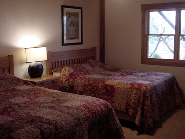 Relaxing Lakeside Cabin Ideal For Family Vacations in Eldon, Missouri - Eldon, Missouri - glamping.directory