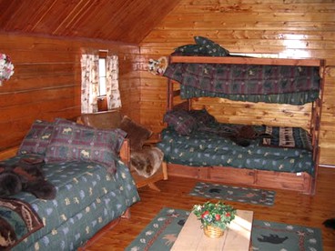 Countryside Cabin Retreat with Jacuzzi near Beartooth Mountains, Montana - Polebridge, Montana - glamping.directory