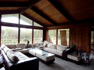 Secluded Luxury Cabin Rental with a Hot Tub near Kilauea, Hawaii - Mountain View, Hawaii - glamping.directory