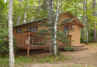 Cozy Lakefront Honeymoon Cabin with Fireplace & Marina Access Near Babbitt, Minnesota - Babbitt, Minnesota - glamping.directory