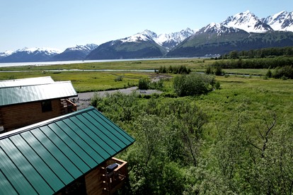 Scenic Creekside Escape with Deck, Fire Ring & Wildlife Views in Seward, Alaska - Seward, Alaska - glamping.directory