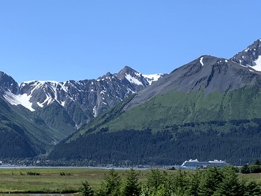Scenic Creekside Escape with Deck, Fire Ring & Wildlife Views in Seward, Alaska - Seward, Alaska - glamping.directory