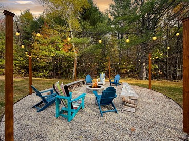 Gorgeous Modern Vacation Rental with Game Room Surrounded by Nature in Madison, New Hampshire - Madison, New Hampshire - glamping.directory