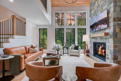 Luxurious Ski-In Townhouse with Fireplace & Game Room near Cranmore Mountain, North Conway NH - Conway, New Hampshire - glamping.directory