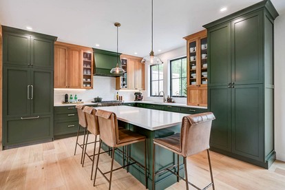 Luxurious Ski-In Townhouse with Fireplace & Game Room near Cranmore Mountain, North Conway NH - Conway, New Hampshire - glamping.directory