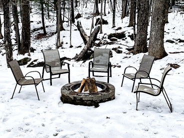 Treehouse Style Cabin Nestled in the Okemo Mountains For an Action Packed Outdoor Getaway in Nature, Vermont - Ludlow, Vermont - glamping.directory