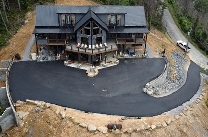 Gorgeous Cabin with Indoor Pool, Fireplace and Barbecue in Sevierville, Tennessee - glamping.directory
