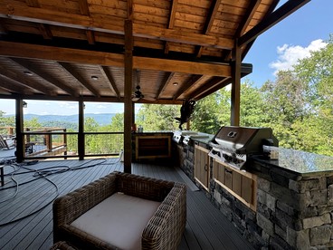 Gorgeous Cabin with Indoor Pool, Fireplace and Barbecue in Sevierville, Tennessee - Sevierville, Tennessee - glamping.directory