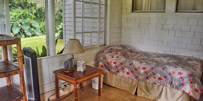 Spacious and Charming Cottage Rental with Hot Tub and Pool in Makawao, Hawaii - Makawao, Hawaii - glamping.directory