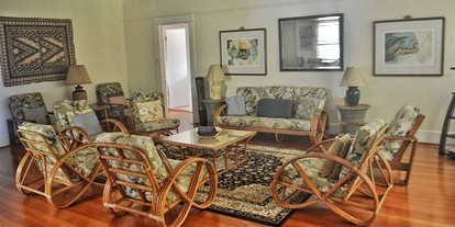 Spacious and Charming Cottage Rental with Hot Tub and Pool in Makawao, Hawaii - Makawao, Hawaii - glamping.directory