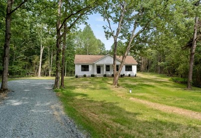 Secluded Cottage Rental in Virginia Wine Country, for Relaxing Family Getaways - glamping.directory