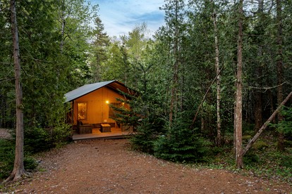 Rustic Family Friendly Safari Tent near Acadia National Park, Maine - Bar Harbor, Maine - glamping.directory